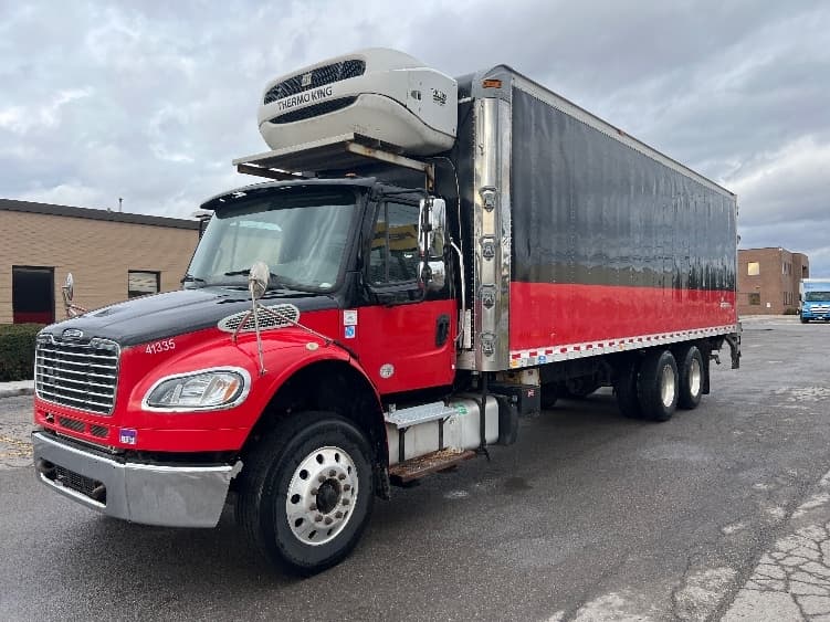 2018 Freightliner M2 106 — photo 3