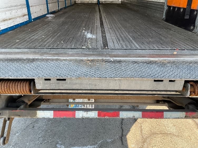 2018 Freightliner M2 106 — photo 10