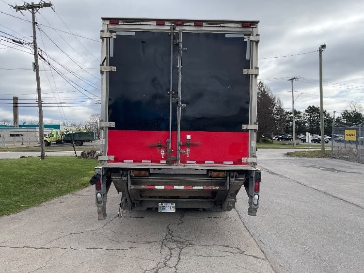 2018 Freightliner M2 106 — photo 7