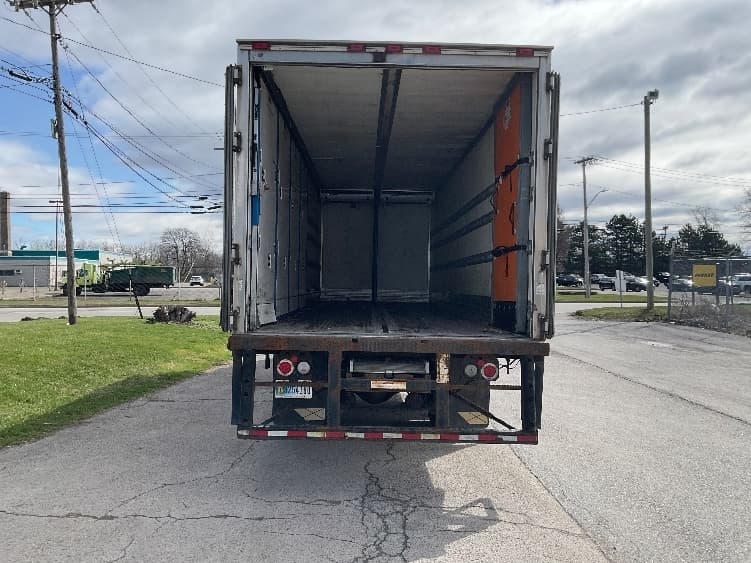 2018 Freightliner M2 106 — photo 8