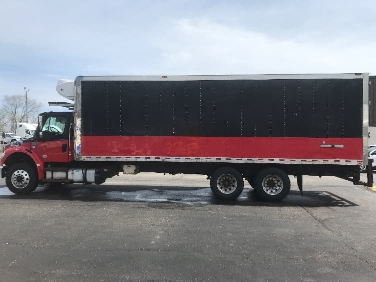 2018 Freightliner M2 106 — photo 4