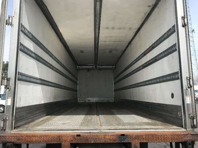 2018 Freightliner M2 106 — photo 8