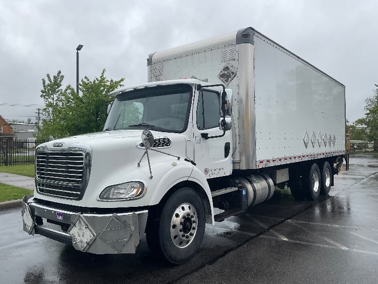 2019 Freightliner M2 112 — photo 3