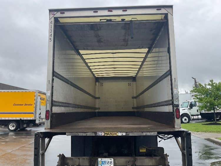 2019 Freightliner M2 112 — photo 8