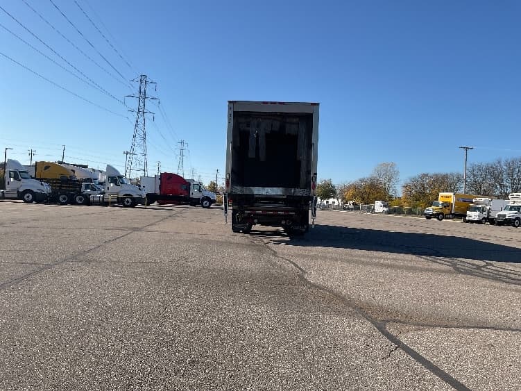 2019 Freightliner M2 106 — photo 8