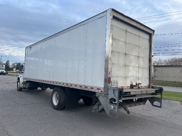 2020 Freightliner M2 106 — photo 6