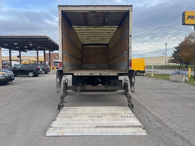 2020 Freightliner M2 106 — photo 9