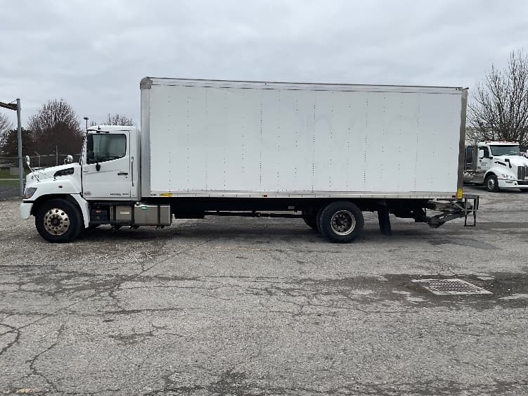 2020 Hino 268 — photo 4