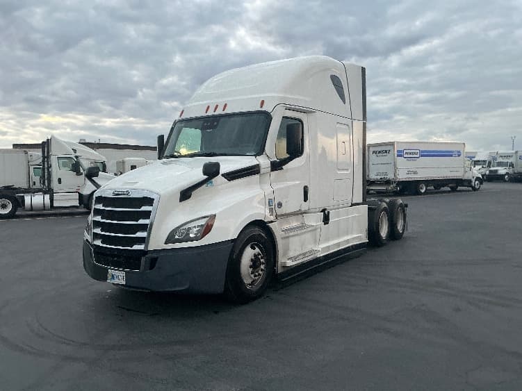 2022 Freightliner Cascadia — photo 3