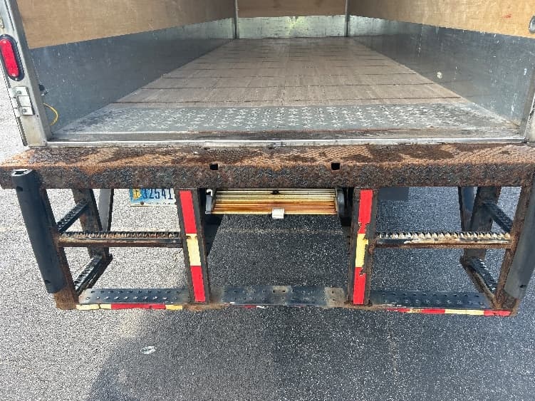 2020 Freightliner M2 106 — photo 10