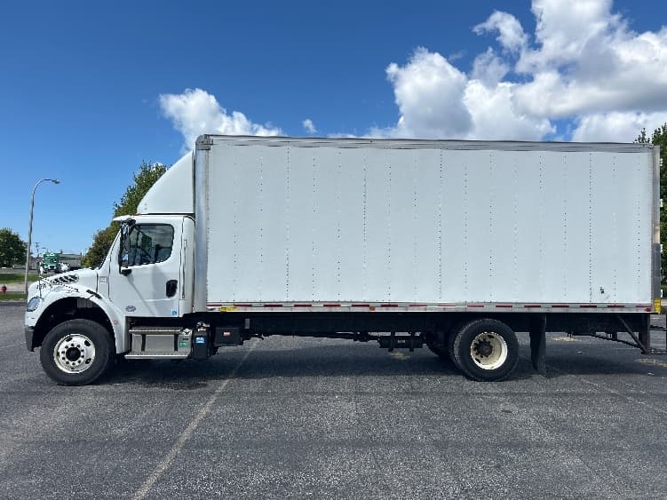 2020 Freightliner M2 106 — photo 4