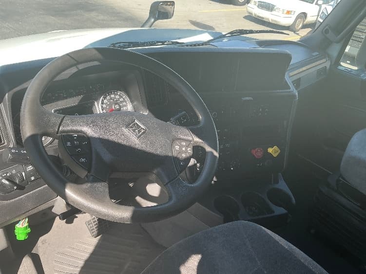 2022 International LT — photo 10