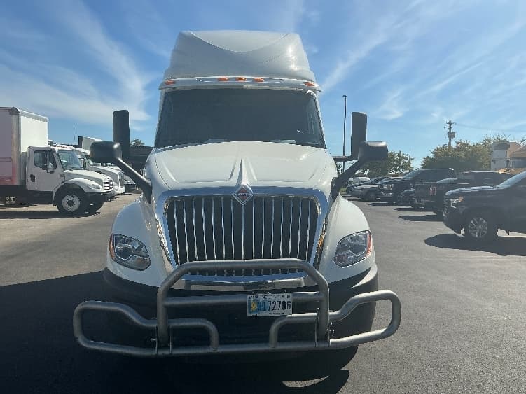 2022 International LT — photo 2