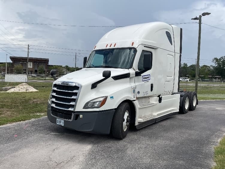 2022 Freightliner Cascadia — photo 3
