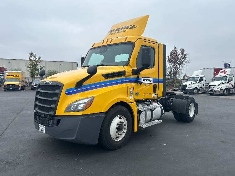 2022 Freightliner Cascadia — photo 3