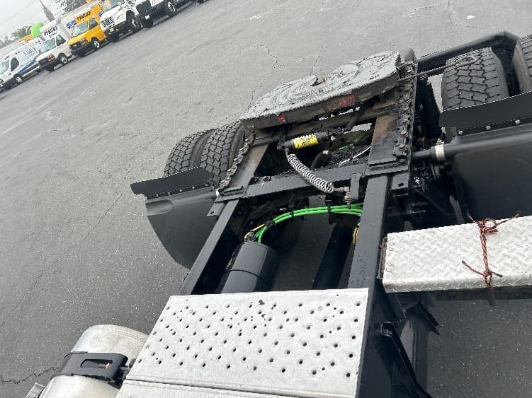 2022 Freightliner Cascadia — photo 6