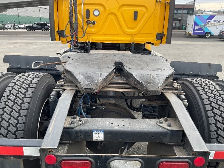 2022 Freightliner Cascadia — photo 6