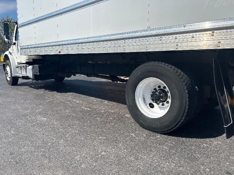 2022 Freightliner M2 106 — photo 5