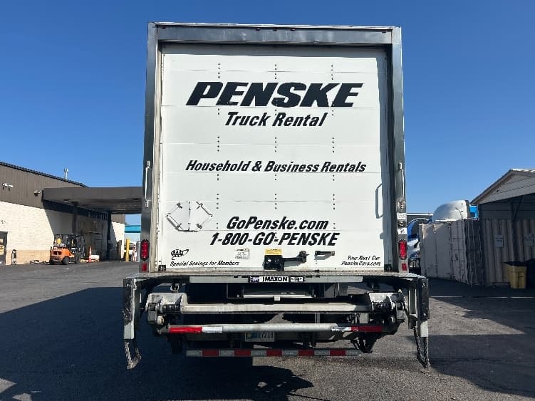 2022 Freightliner M2 106 — photo 7