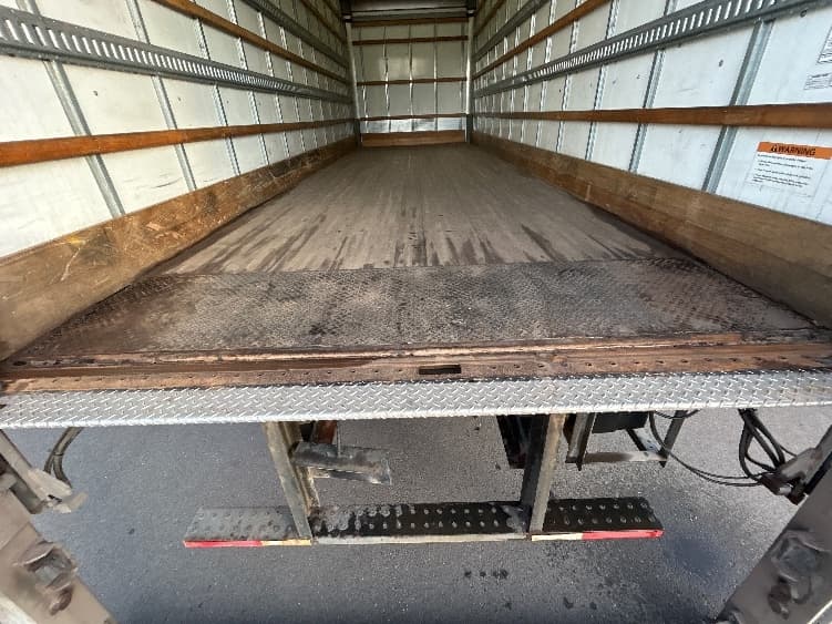 2022 Freightliner M2 106 — photo 10