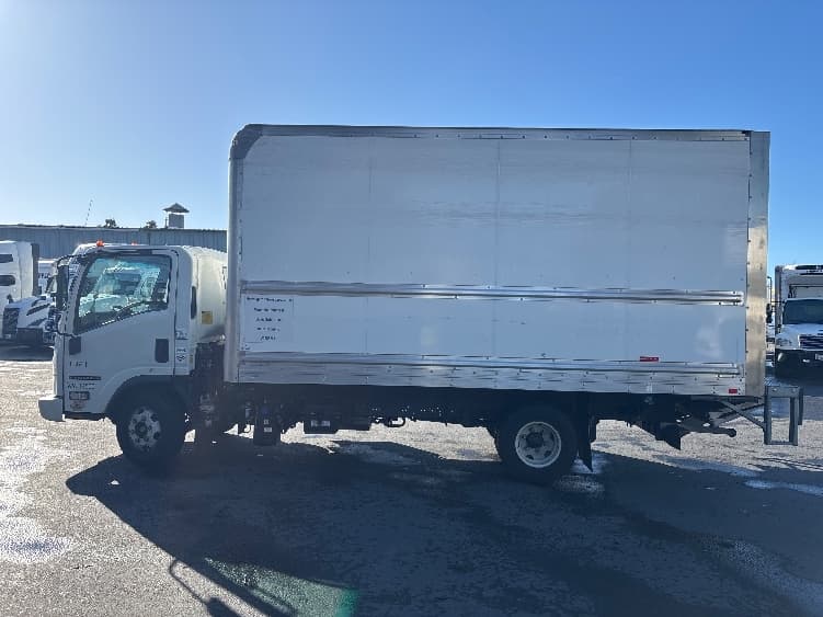 2022 Isuzu NPR — photo 4