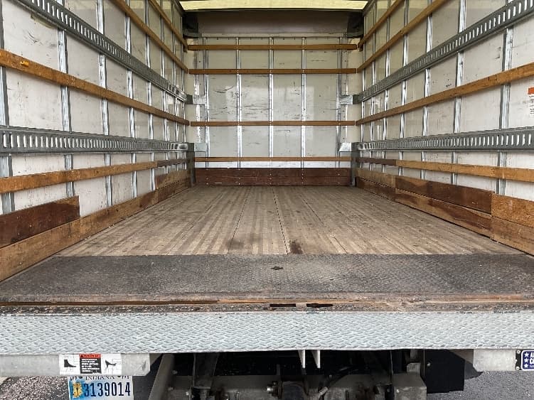 2022 Isuzu NPR — photo 10