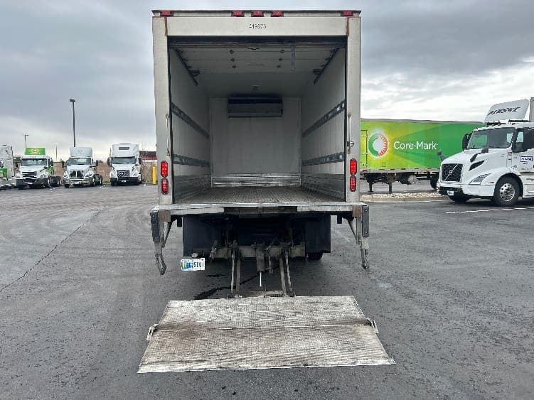 2022 Isuzu NRR — photo 9