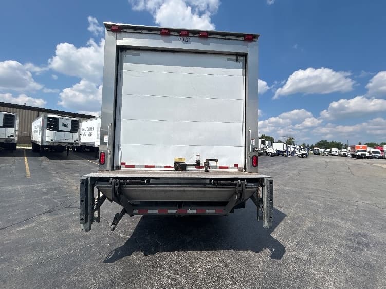 2022 Isuzu NRR — photo 7