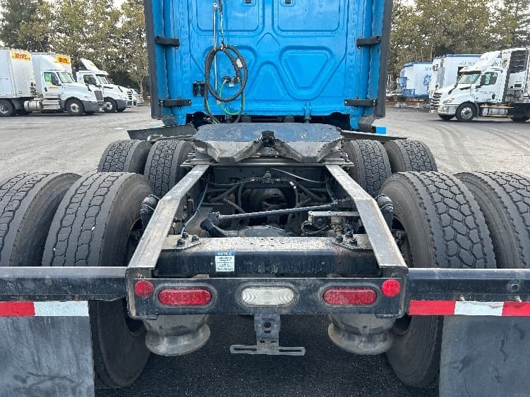 2022 Freightliner Cascadia — photo 6