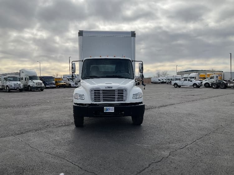 2022 Freightliner M2 106 — photo 2