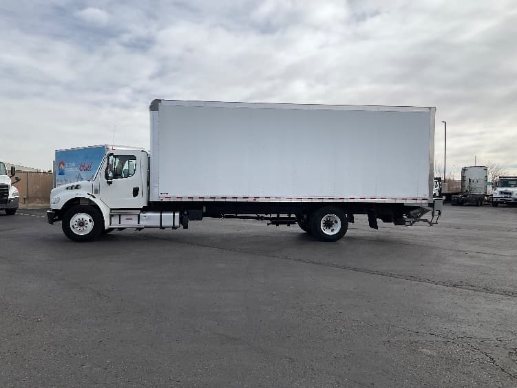2022 Freightliner M2 106 — photo 4