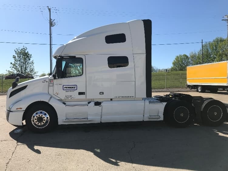 2022 Volvo VNL 760 — photo 4