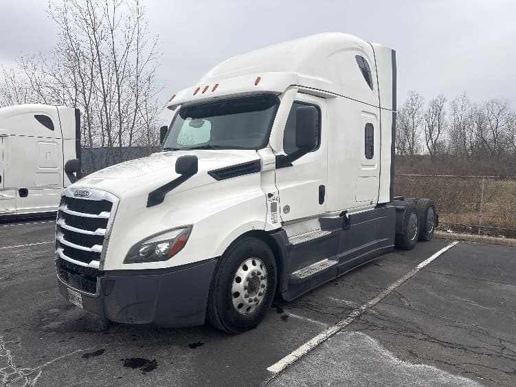 2022 Freightliner Cascadia — photo 3