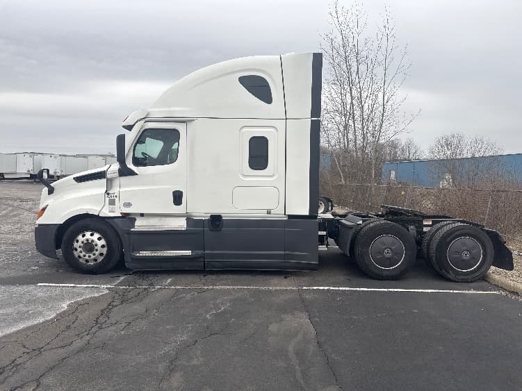 2022 Freightliner Cascadia — photo 4