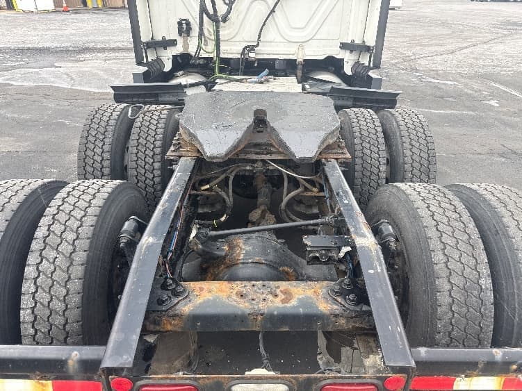 2022 Freightliner Cascadia — photo 6