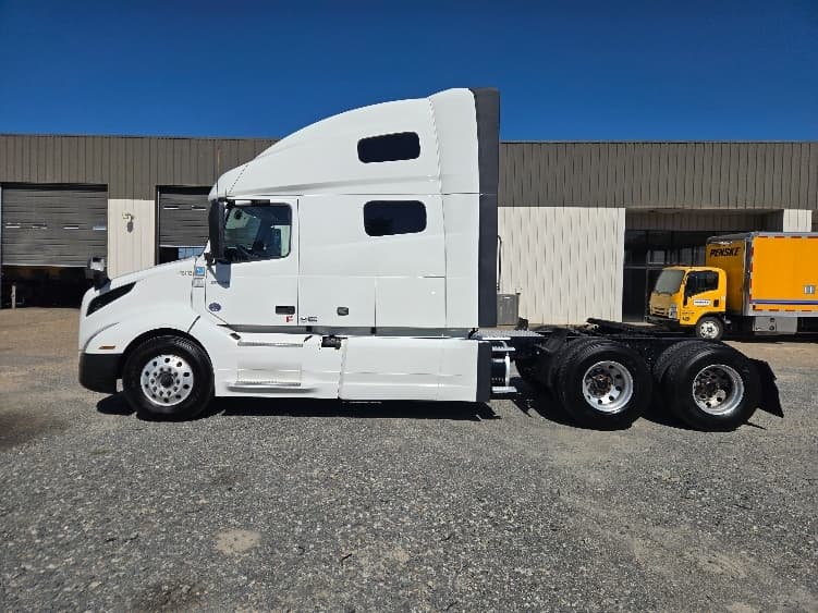 2022 Volvo VNL 760 — photo 4