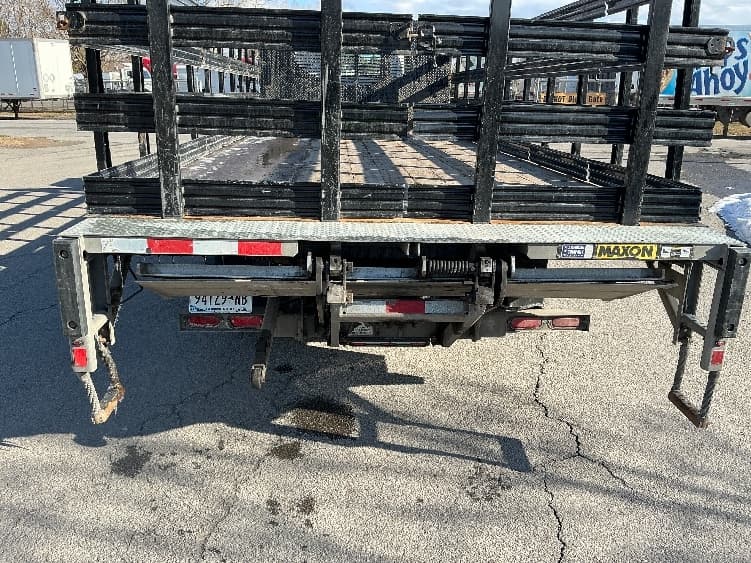 2022 Isuzu NRR — photo 10