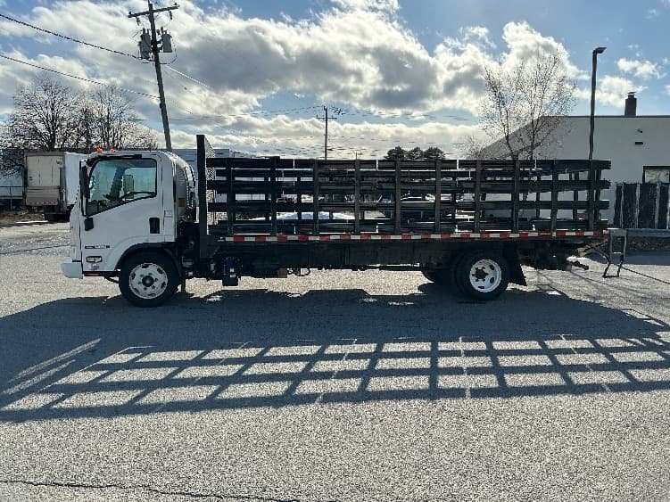 2022 Isuzu NRR — photo 4