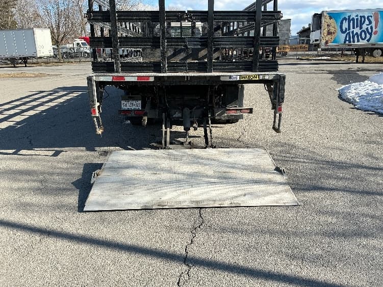 2022 Isuzu NRR — photo 9