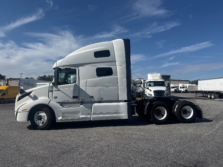 2022 Volvo VNL 760 — photo 4