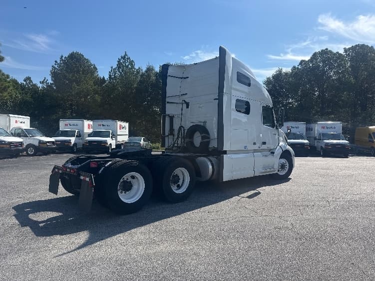 2022 Volvo VNL 760 — photo 7