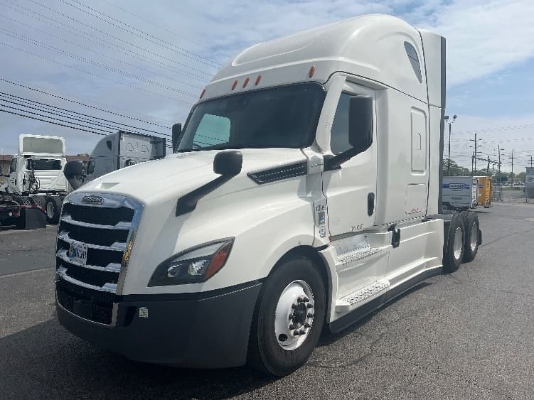 2022 Freightliner Cascadia — photo 3