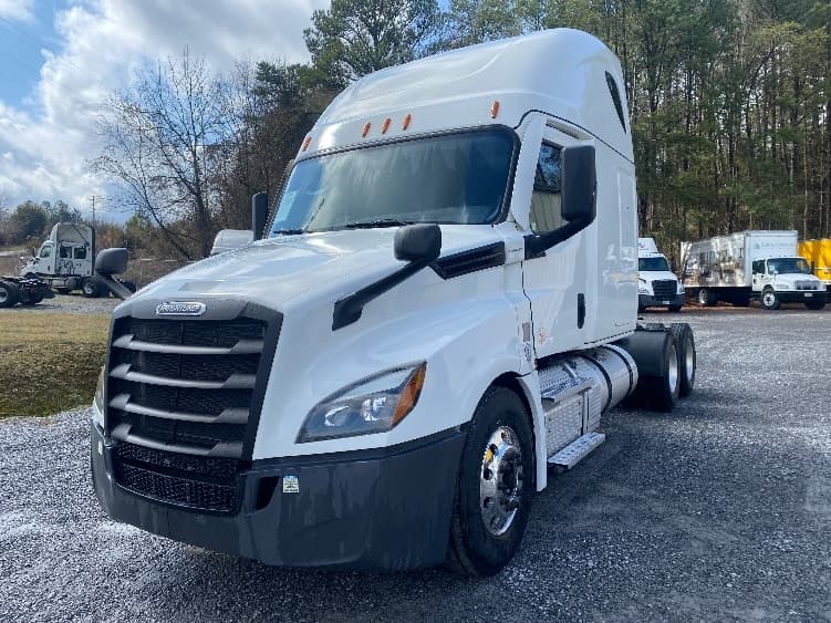 2022 Freightliner Cascadia — photo 3