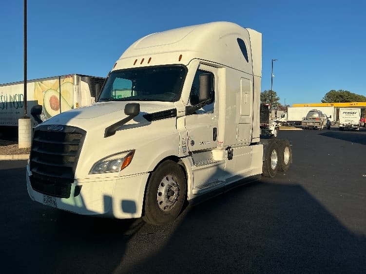 2022 Freightliner Cascadia — photo 3
