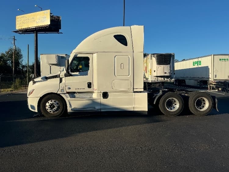 2022 Freightliner Cascadia — photo 4
