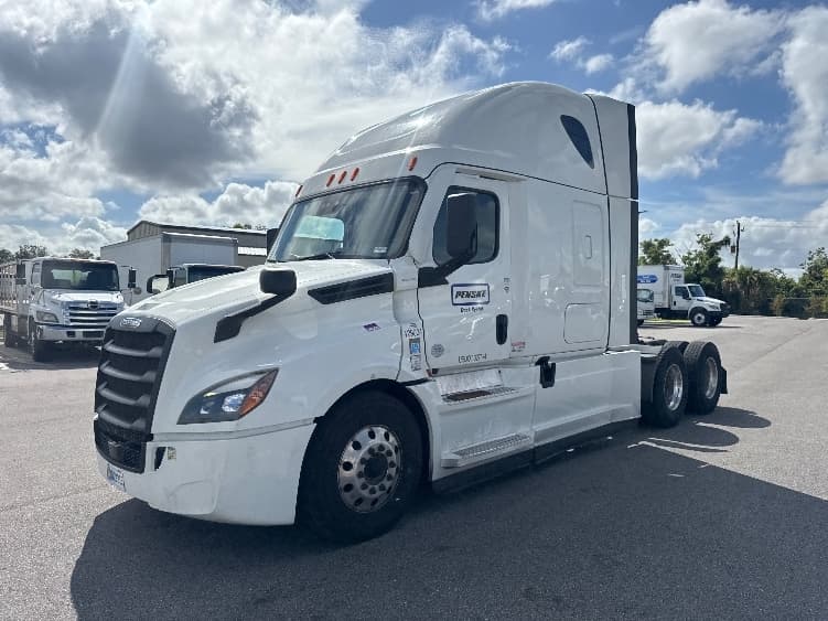 2022 Freightliner Cascadia — photo 3