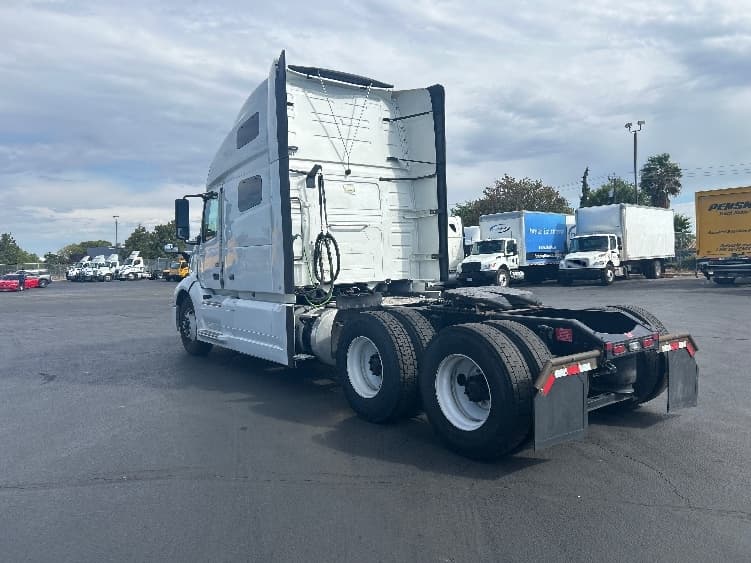 2022 Volvo VNL 760 — photo 5
