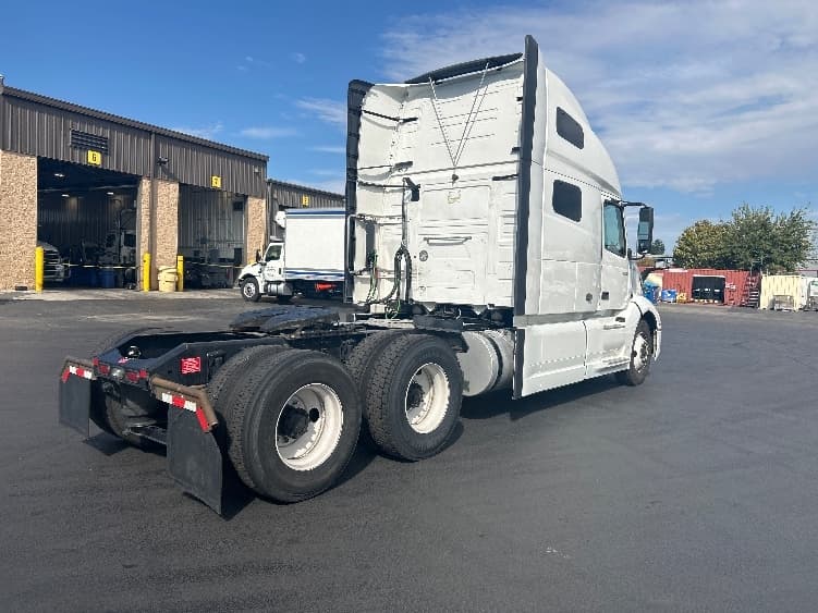 2022 Volvo VNL 760 — photo 7