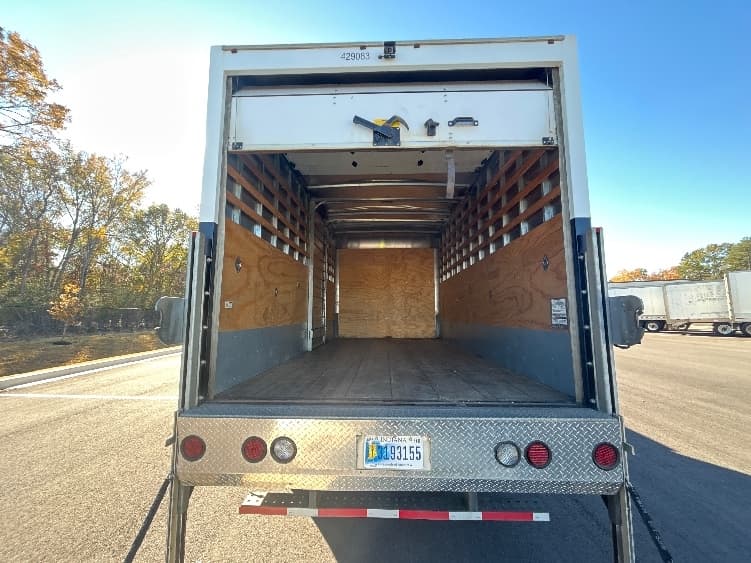 2022 Isuzu NRR — photo 10