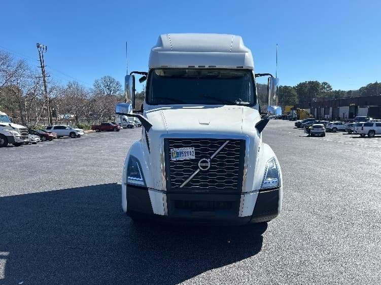 2022 Volvo VNL 760 — photo 2
